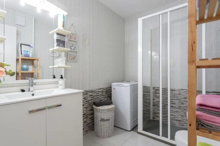 Apt 200 meters from the beach id