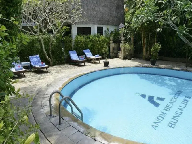 Anom Beach Inn Bungalows