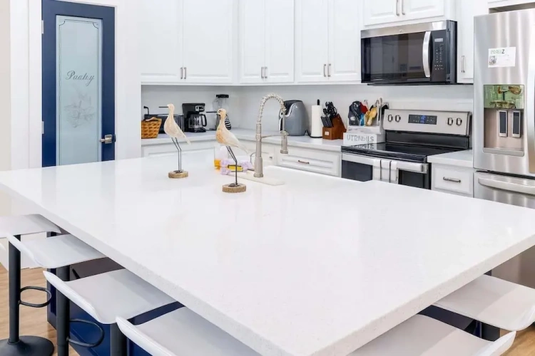 3 Bedrooms Apartment