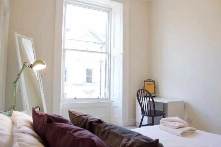 2 Bedroom Flat Near City Centre