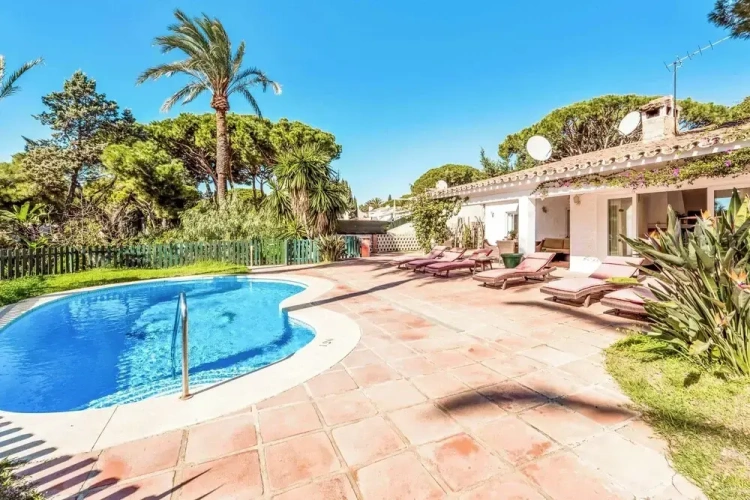 3 Bedrooms Villa