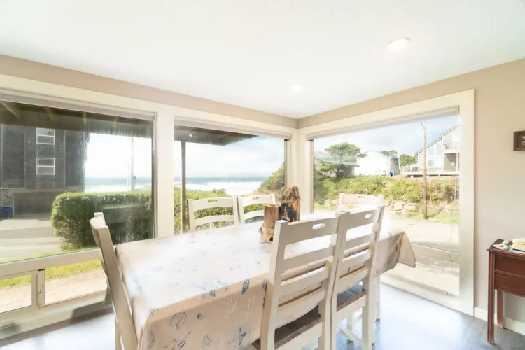 Neptune Beach - 3 Br Home