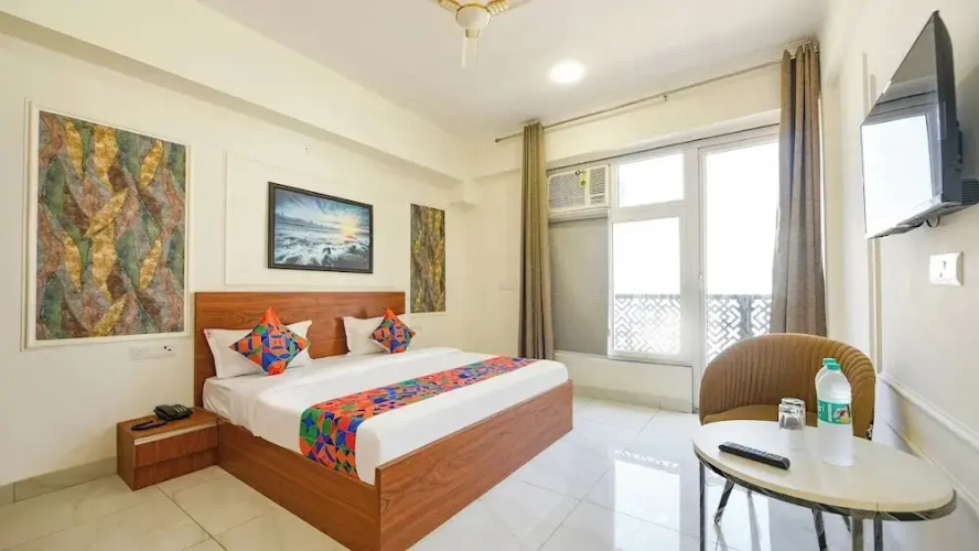 Hotel Golden Petals