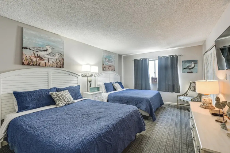 Steps to Ocean: Convenient Myrtle Beach Townhome!