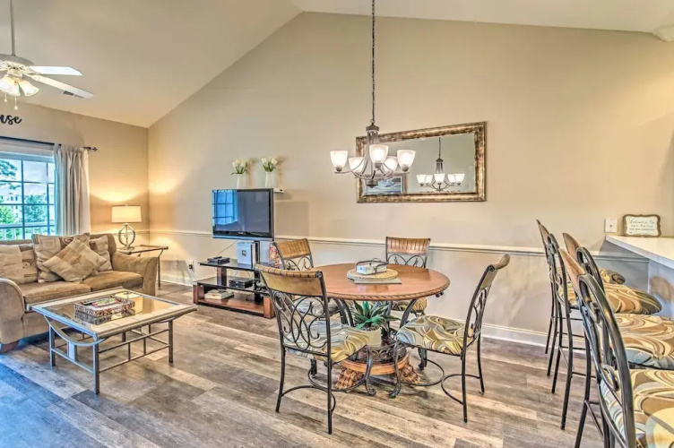 Magnolia Pointe Condo on Golf Course!