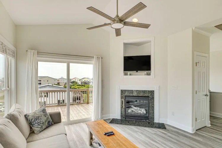 Inviting Atlantic Beach Townhome ~ 1/2 Mi to Ocean