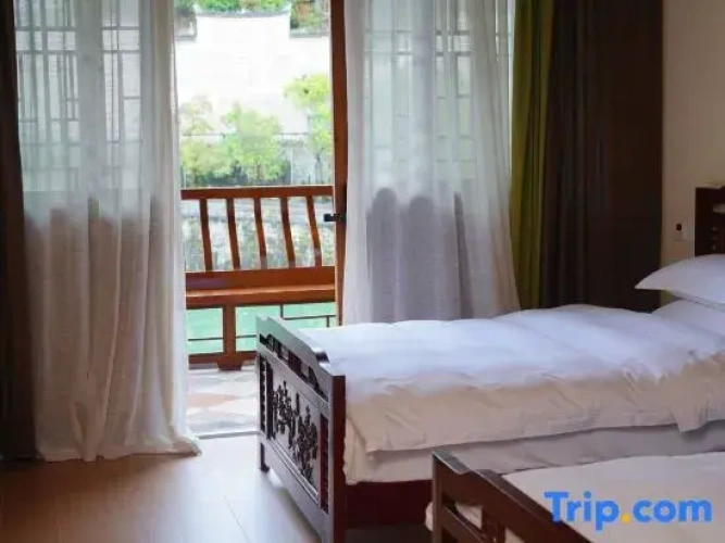 Standard Twin room with balcony and with river view