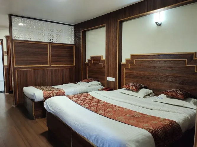 Hotel Alakapuri
