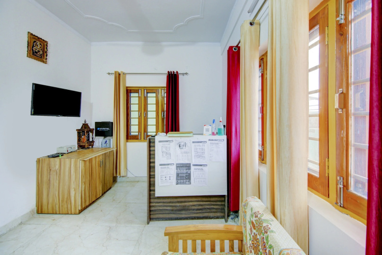SPOT ON Chandra's Residence