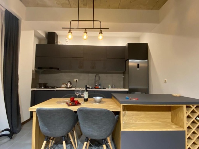 3 Bedrooms Apartment