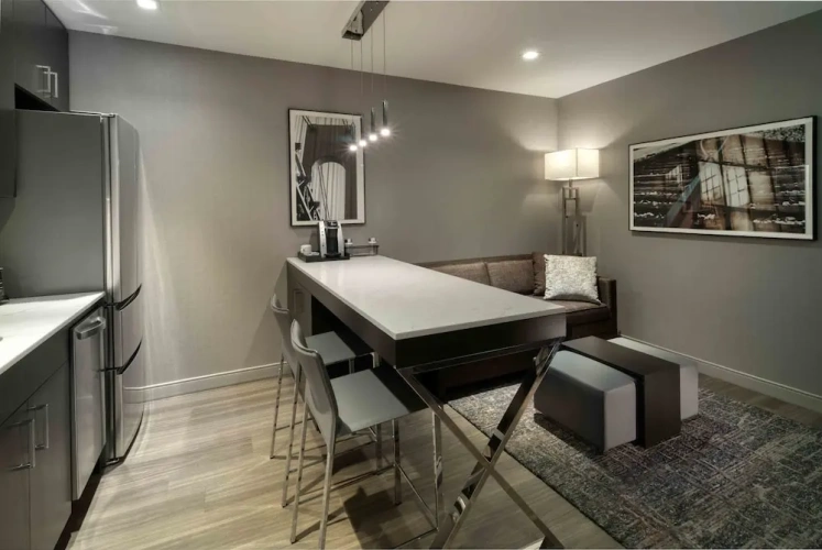 1 Bedroom Suite