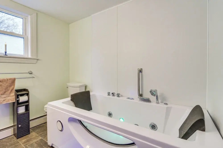 Charming Wilton Vacation Rental w/ Fire Pit