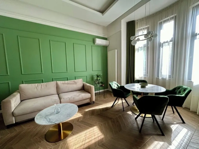 Deluxe Apartment