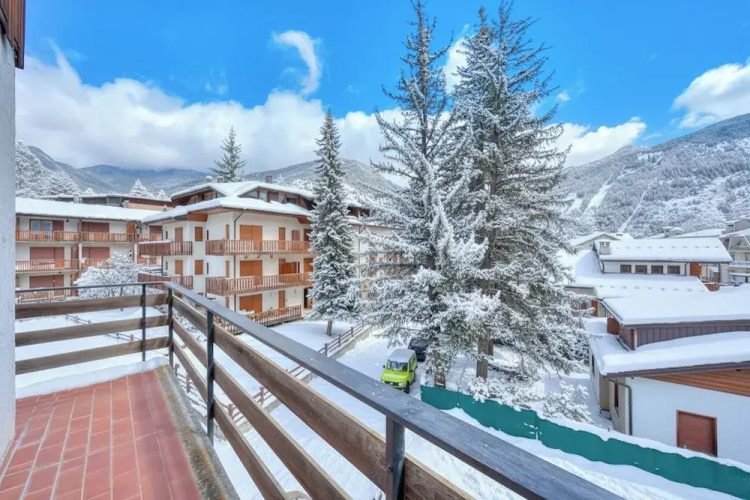 Bramé La Fam 32 (few steps from skiing)