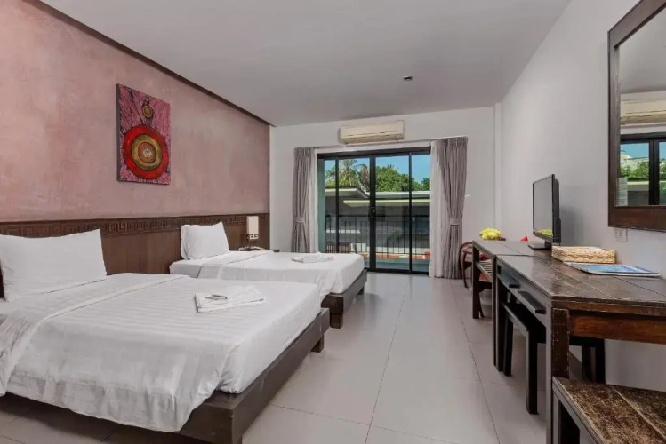 Deluxe Double room with pool view