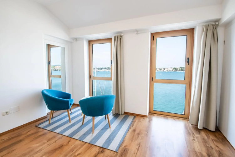 umag seafront seaview center apartment old town 3