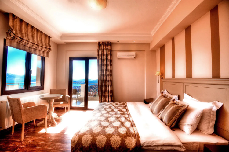 Enastron View Hotel