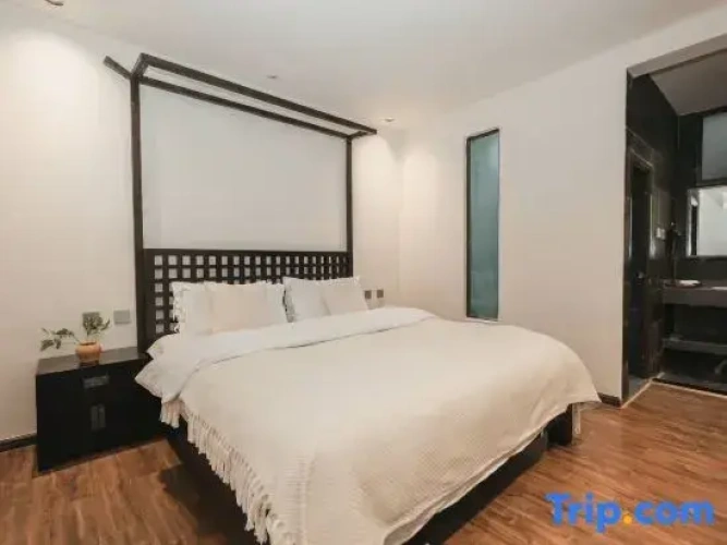 Suite with garden view