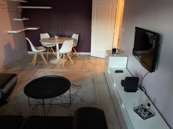 3 Bedrooms Apartment