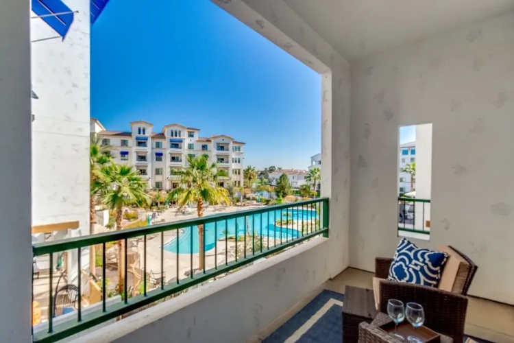Resort Poolside Two Bedroom + Office and 2 Masters! 30 Night Minimum! by Redawning