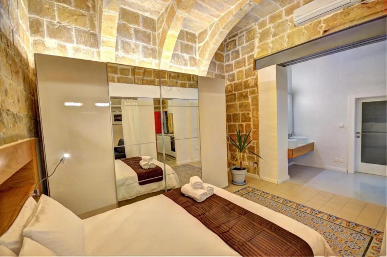 Coral Apartment (Valletta)