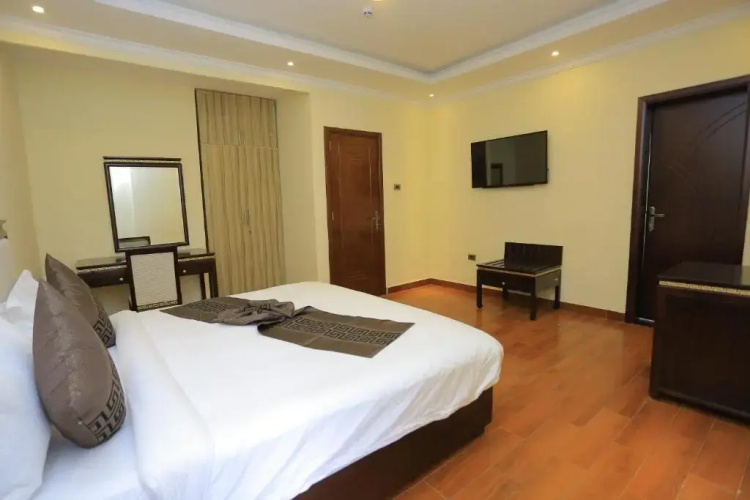 Yadonay Hotel