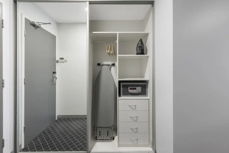 Standard Twin Suite