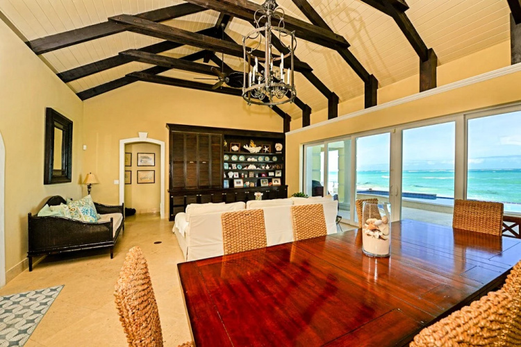 La Mouette Cable Beach Bahamian Villa