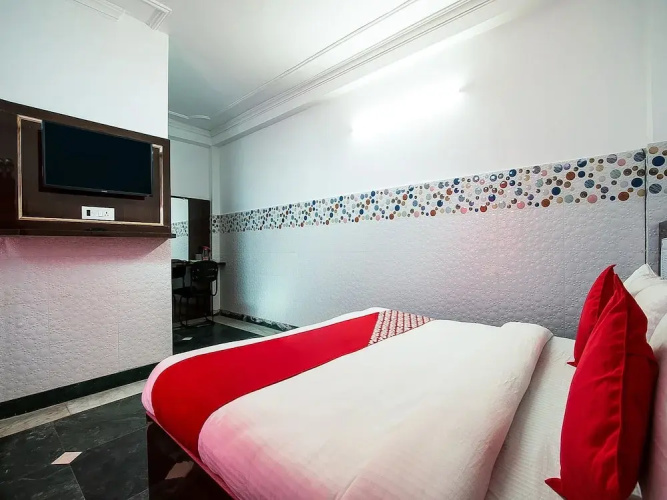 OYO 13730 Hotel Balram