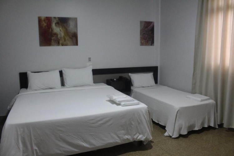 Standard Triple room