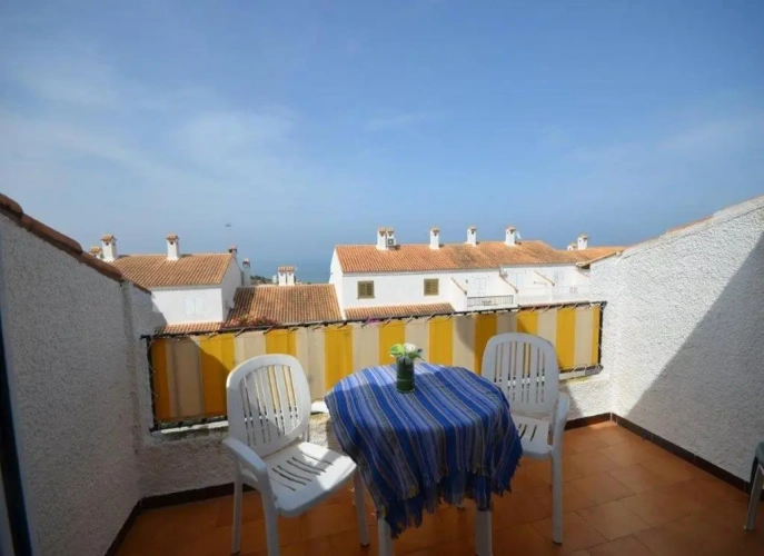 3 Bedrooms Apartment