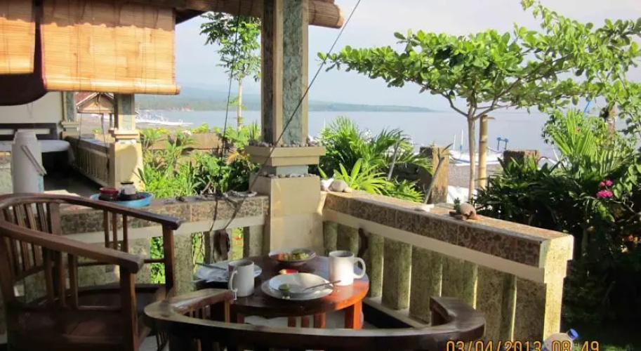 Solaluna Beach Homestay