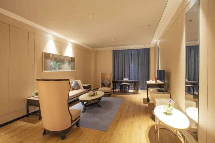 Deluxe Suite
