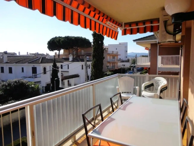 3 Bedrooms Apartment