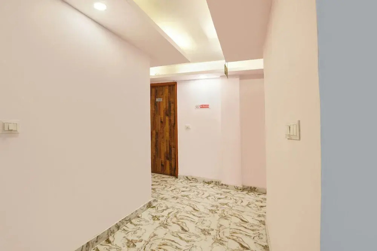 Fabhotel Ak Continental
