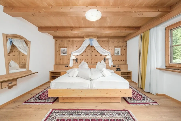 Standard Double room with balcony and with mountain view
