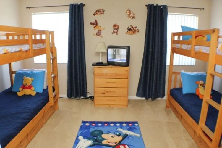 Ta524or 5 Bedroom Home