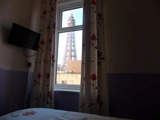 Topaz Guest House