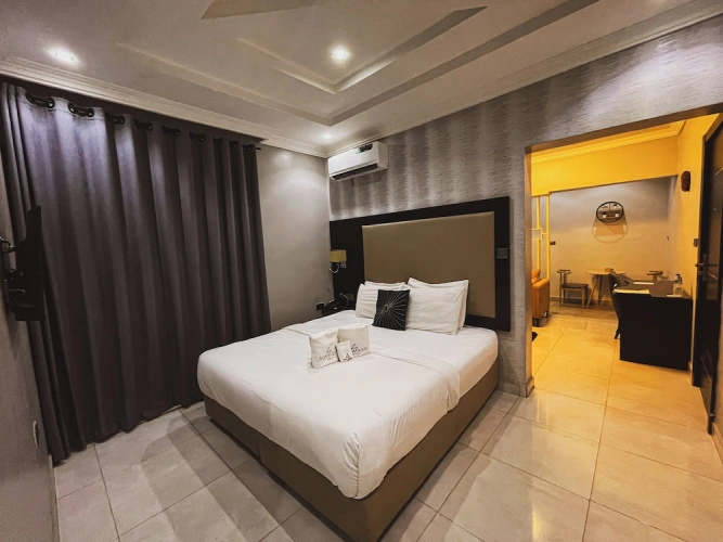 Executive Suite with city view