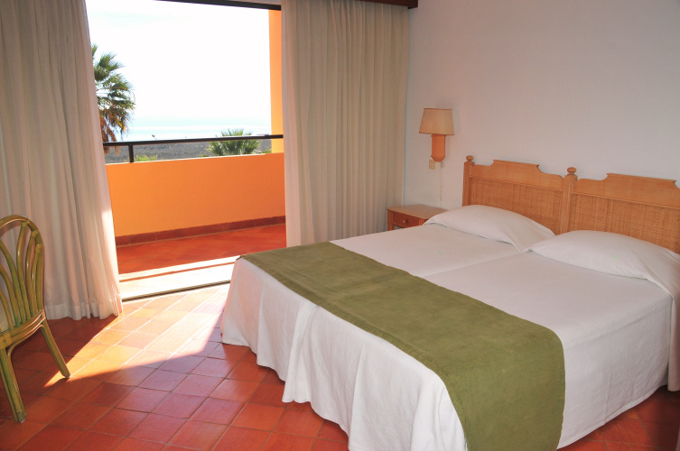 Meia Praia Lagos — Beach Club Apartments