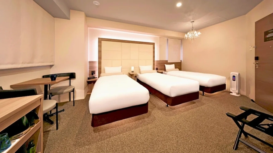 Standard Triple room