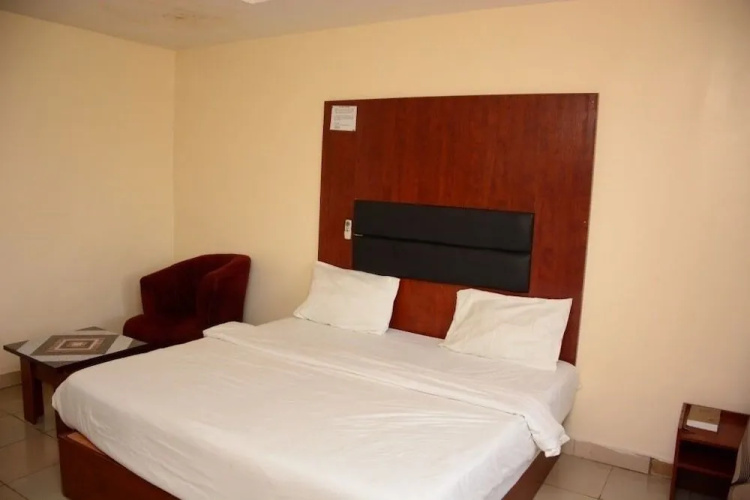 Ilon Crystalz Concept Hotel