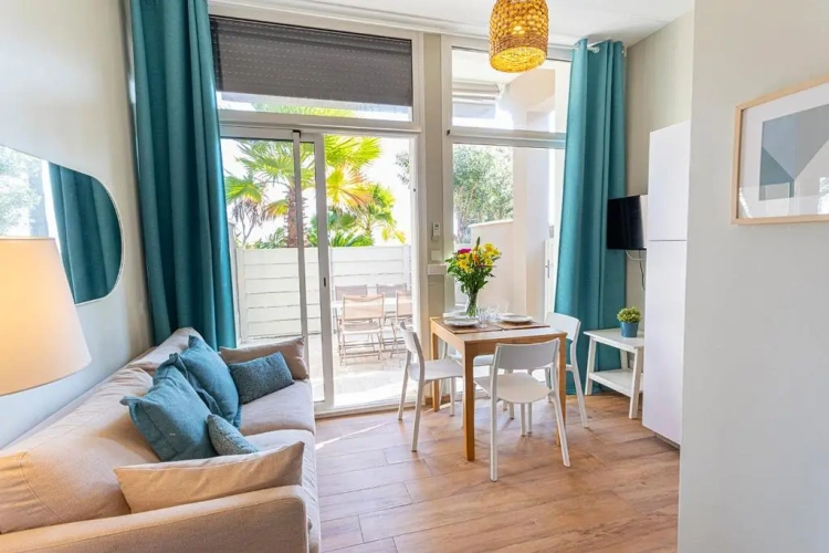 1 Bedroom Apartment