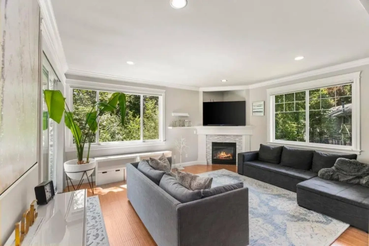 5 Bedrooms Cottage