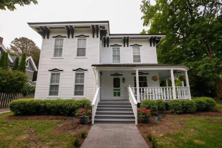 Inn at Grey Gables