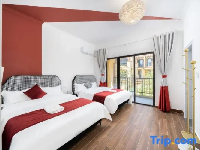 4 Bedrooms Family Villa