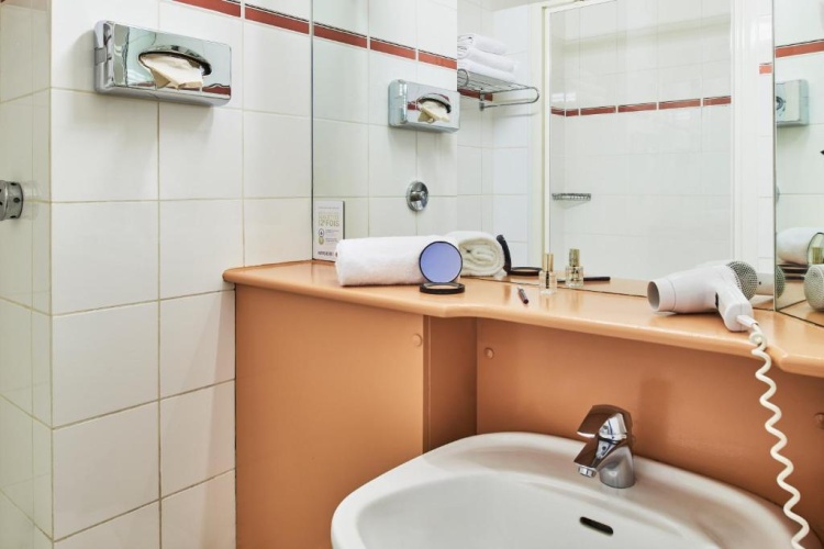Connecting Family Suite