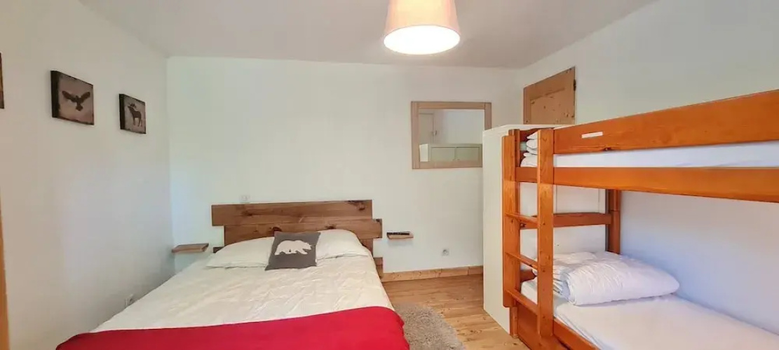 Alpine Apartment for 6 Guests