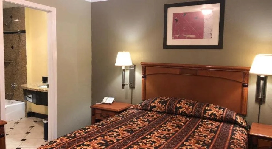 Western Village Inn