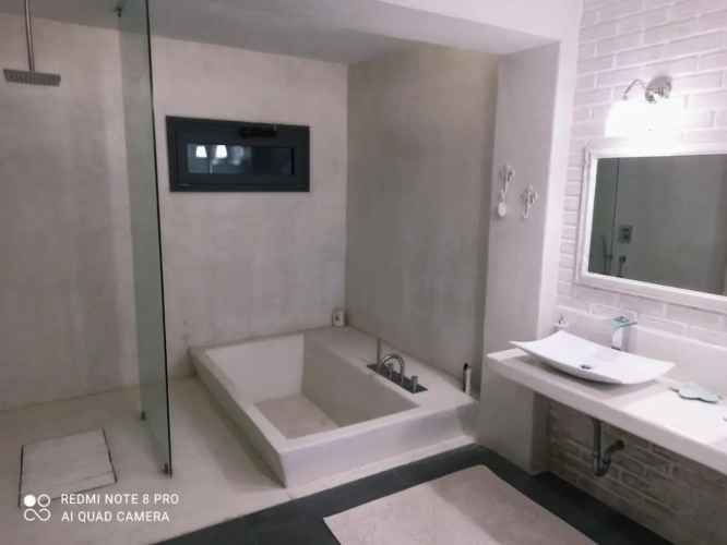 Stone suite